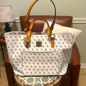 Tammy Tote Dooney & Bourke Purse